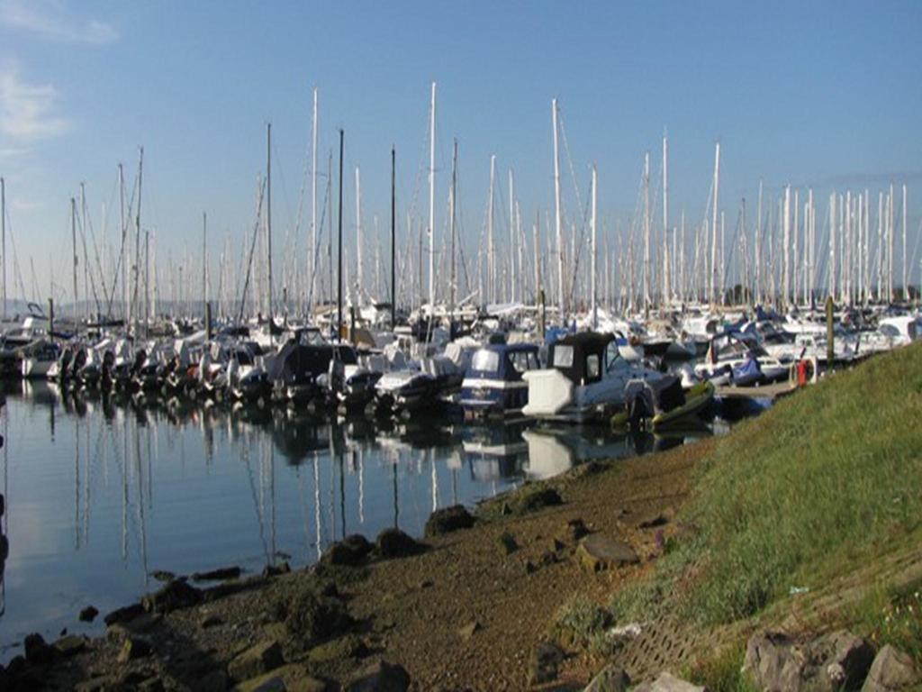 Auplands En-Suite Rooms Lymington Esterno foto